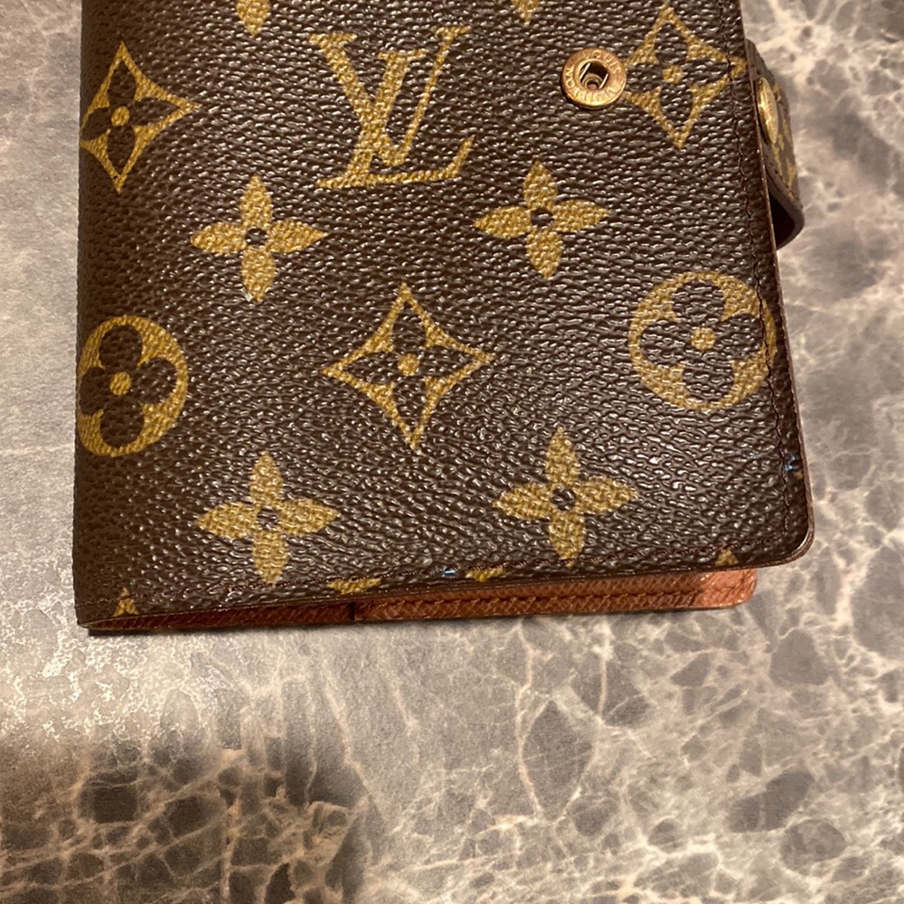 Louis Vuitton Cover Planner - Picture 5 of 8